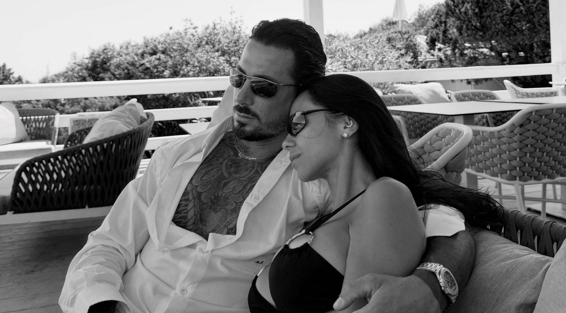 Armando Izzo si scusa per la storia con Raffaella Fico: “Ho sbagliato, mia moglie non va umiliata”
