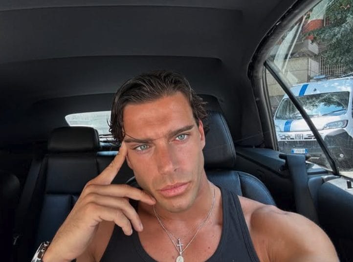 Chi è Giacomo Gallani, il modello è uno dei concorrenti del Gf Vip