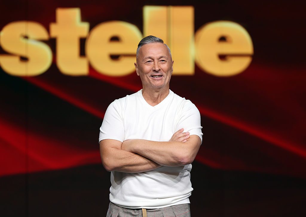 Paolo Belli non andrà in video a Ballando con le stelle, l'artista ci sarà ma dietro le quinte