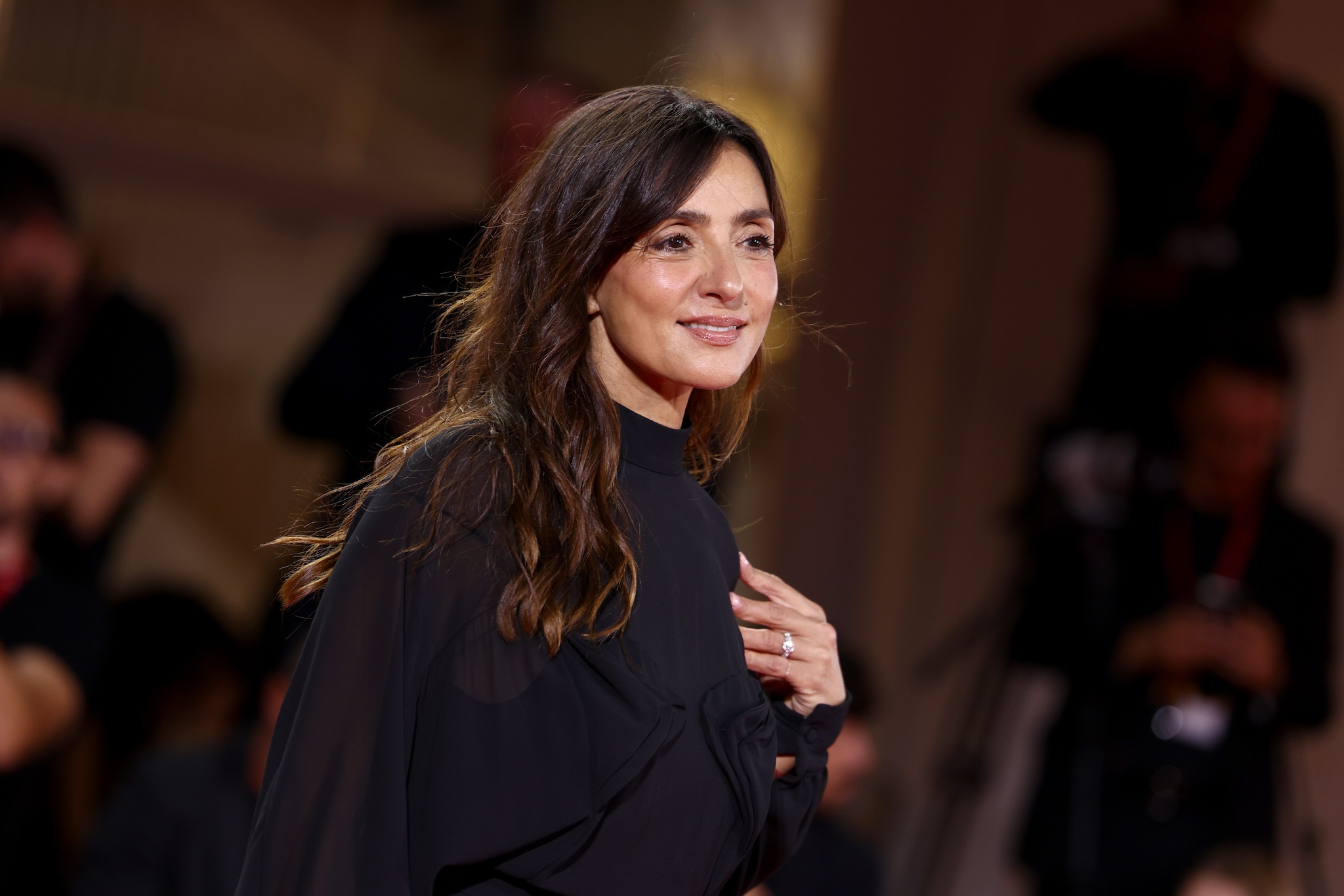 Ambra Angiolini ad Amici 2026, le critiche perché "non capisce di danza": ma la nuova prof sarà un coach completa