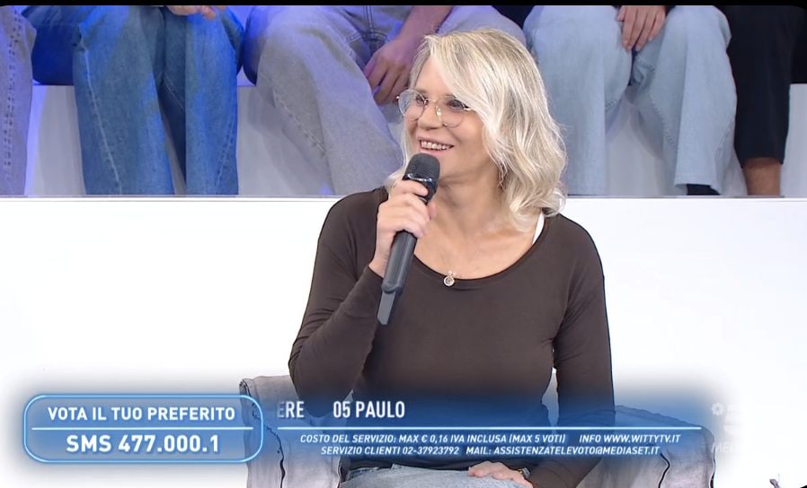 Amici 26 è irriconoscibile, gli ultimi classificati rischiano nuove punizioni: "Niente telefono e pulizie in casa"