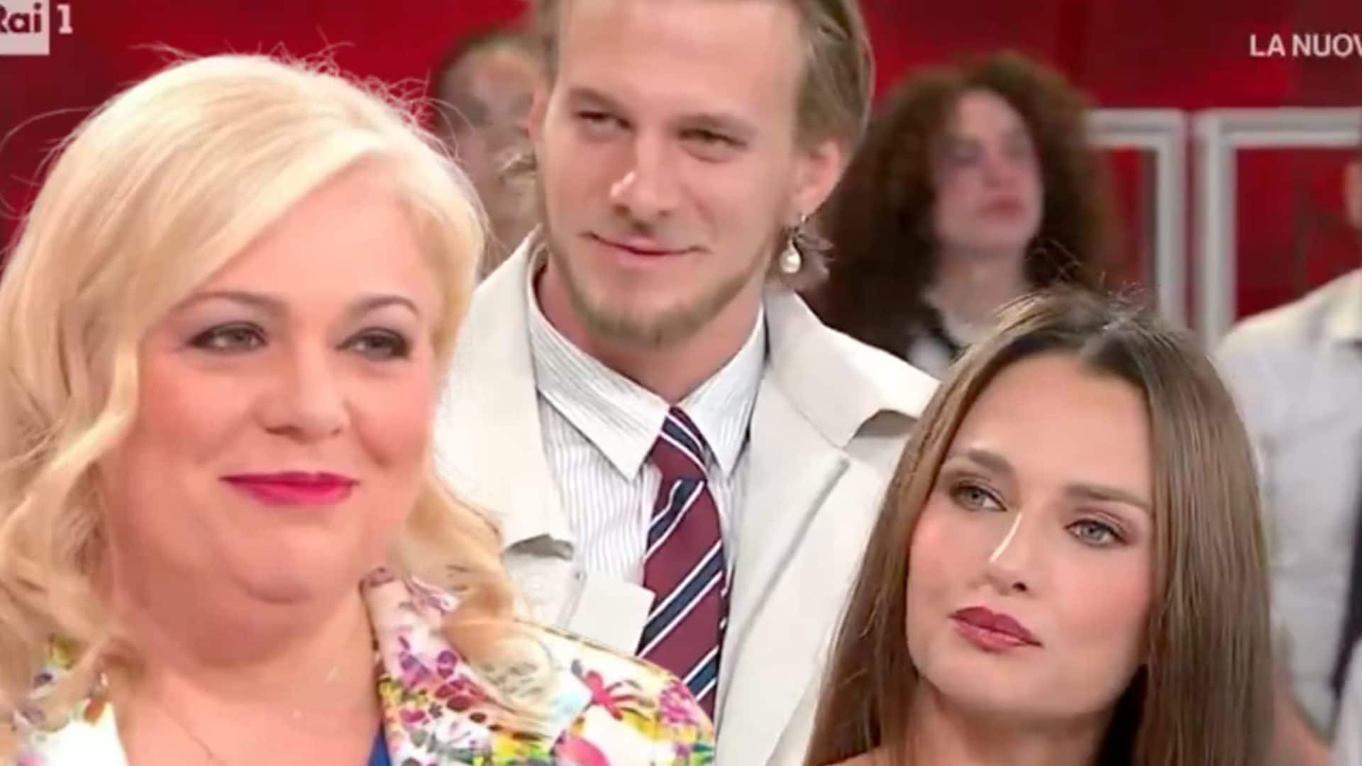 Leonardo Lini e la risposta irritata sul rapporto con Anna Safroncik: "Rossella Erra ha deciso che sono single"