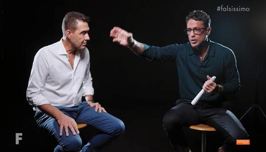 La propaganda di Corona per Vannacci è solo una scusa per regolare i conti con i Berlusconi