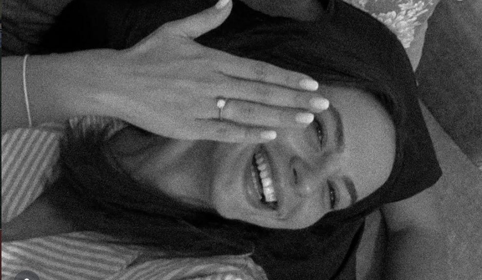 Alessandra Sgolastra mostra l'anello di fidanzamento, l'ex di Temptation Island si sposa