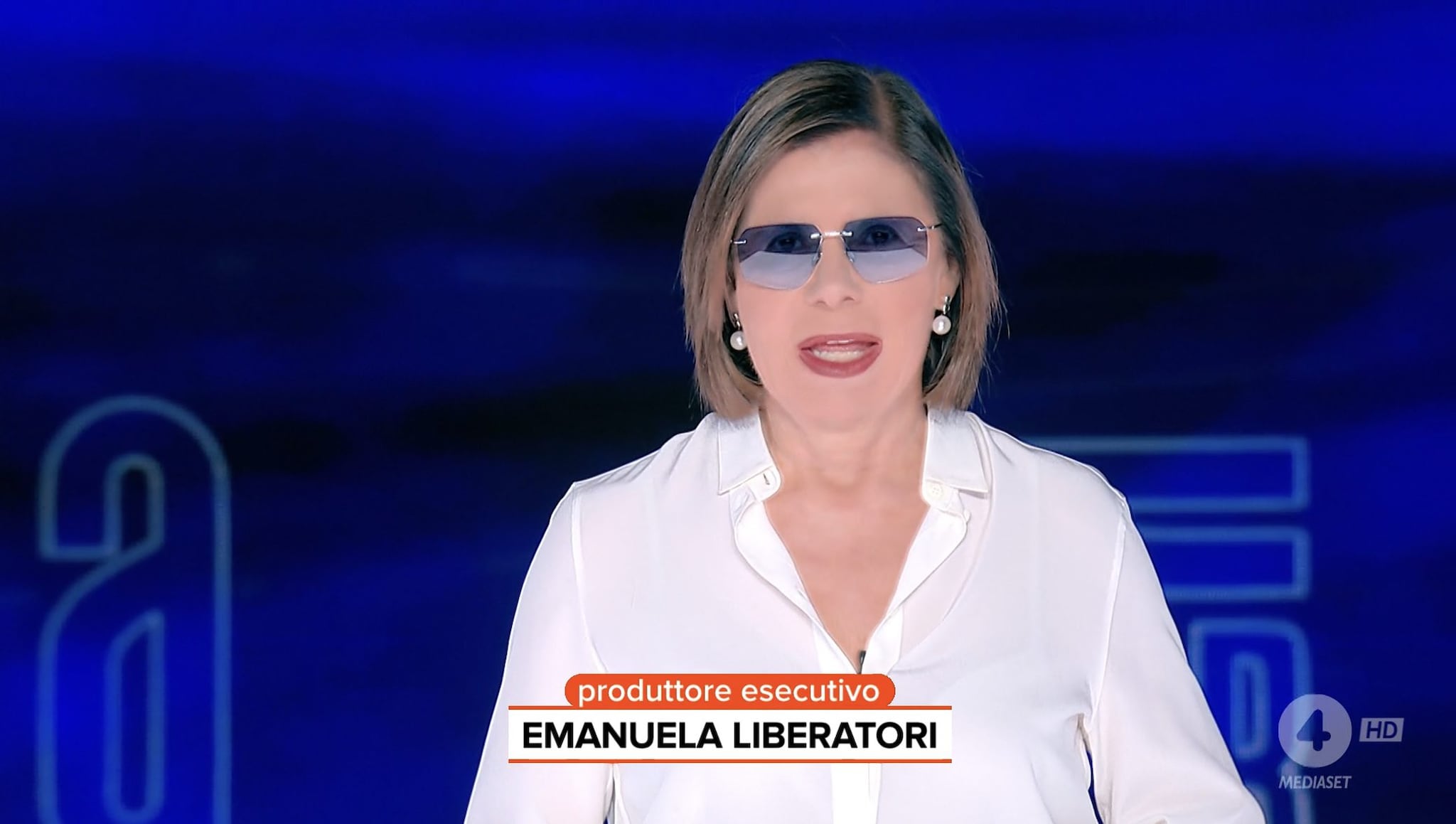 Bianca Berlinguer con gli occhiali da sole a Cartabianca: operata anche all’altro occhio