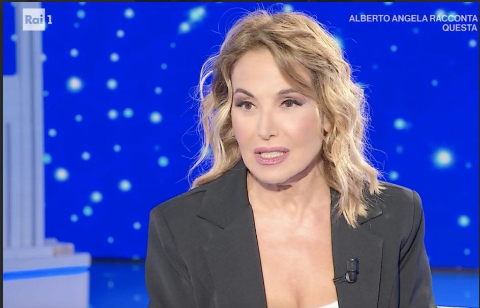 Barbara D'Urso non è una diva: "Mi dipingono come quella che accetta per soldi. Voglio tornare a fare il mio lavoro"