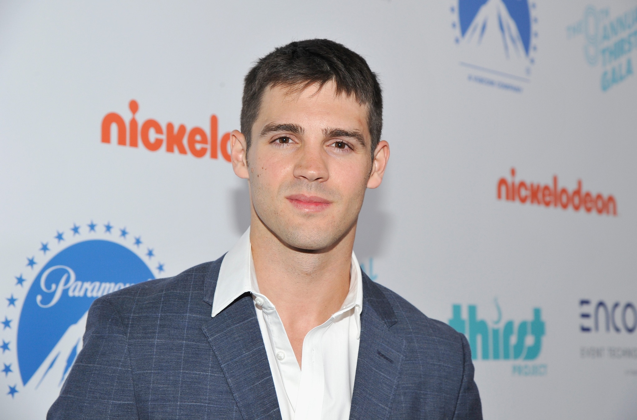 Steven R. McQueen di The Vampire Diaries torna in pubblico ed è body shaming: quando non si accetta che le star cambino