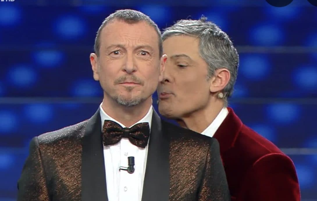 Fiorello lancia lo scoop su Amadeus: "Gli proporranno Passaparola, ma lui non lo sa ancora"