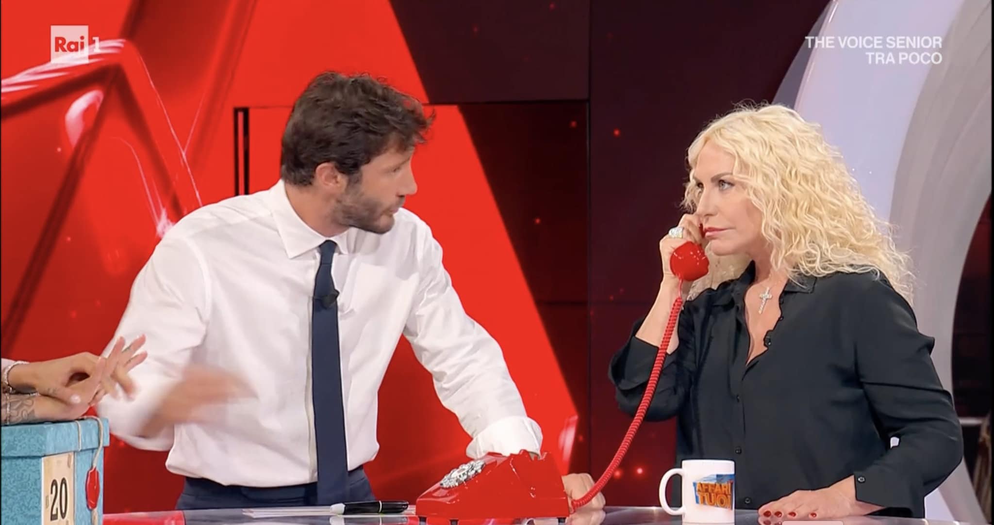 Antonella Clerici ad Affari Tuoi: "Sono vent'anni che non sento il Dottore, non capivo mai che voleva dirmi"