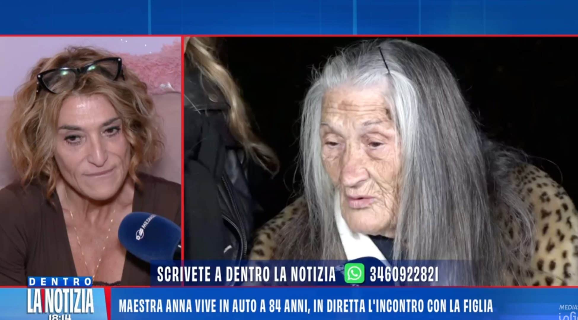 Anna non ha casa e vive in auto a 84 anni, la figlia la accusa in diretta tv: “È un’accumulatrice seriale”