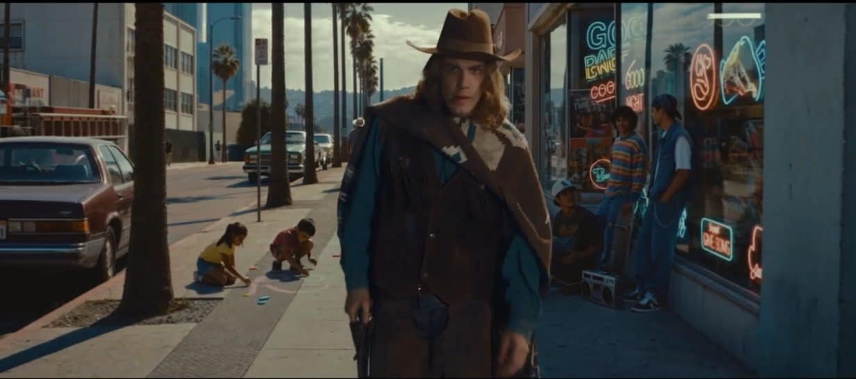 Mauro Repetto cowboy a Disneyland, la scena di Nord Sud Ovest Est che spiega il futuro degli 883