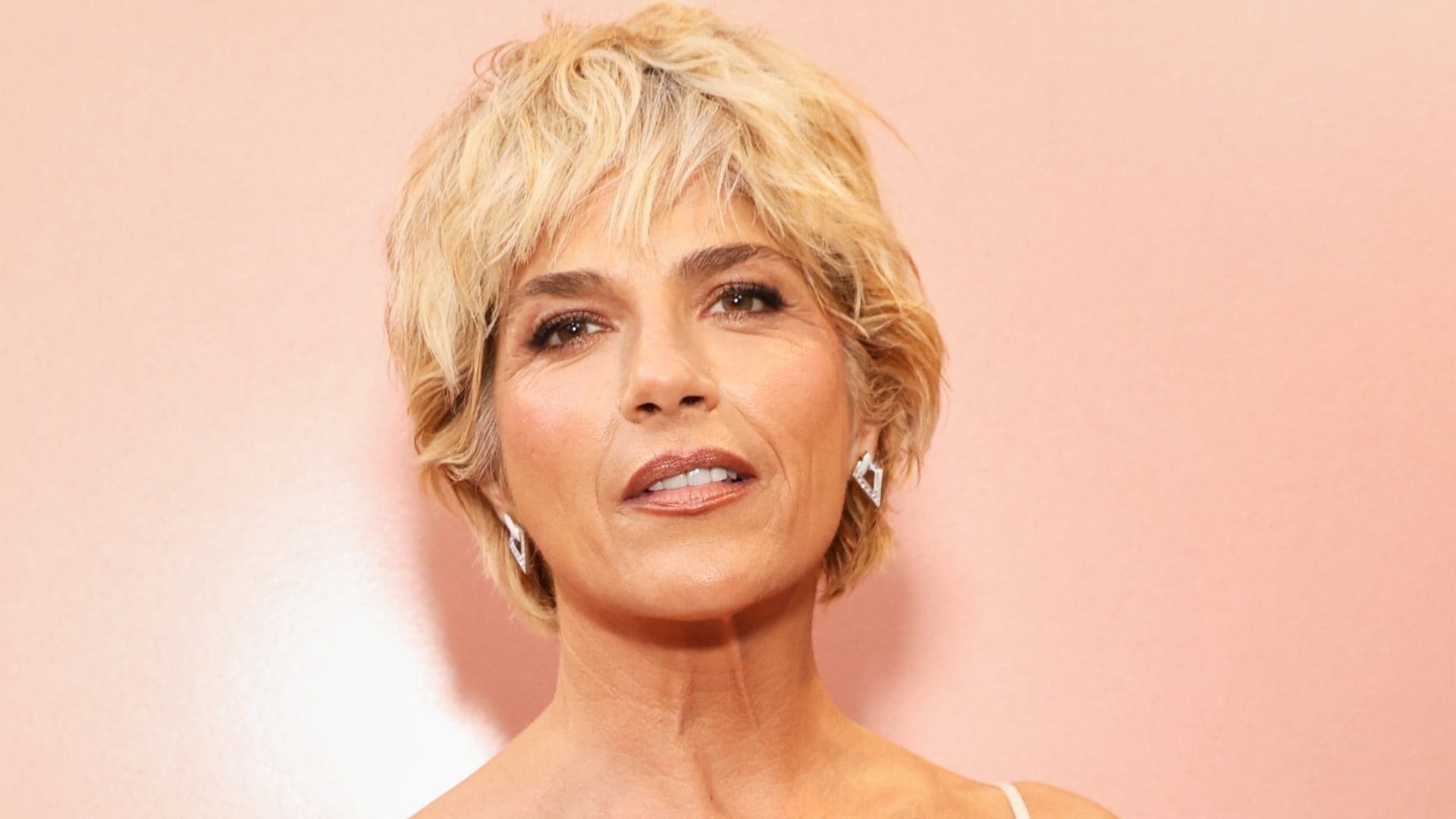 Selma Blair arrestata e ricoverata: ha picchiato due hostess su un volo, poi calci a un poliziotto e a un'infermiera