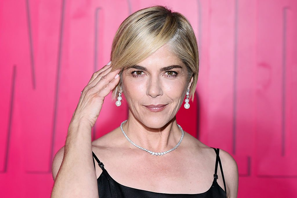 Selma Blair rilasciata su cauzione di 20mila dollari dopo le accuse di aggressione: se colpevole rischia il carcere