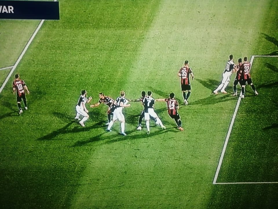 Moviola BolognaJuventus rigori e Var, perché l'arbitro Rocchi non