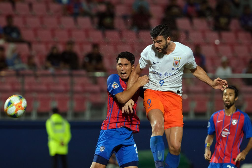 Pellé in azione durante la sua esperienza in Cina.