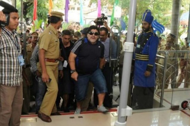 L’ingresso di Maradona all’Hotel Blue Nile – Deccan Herald