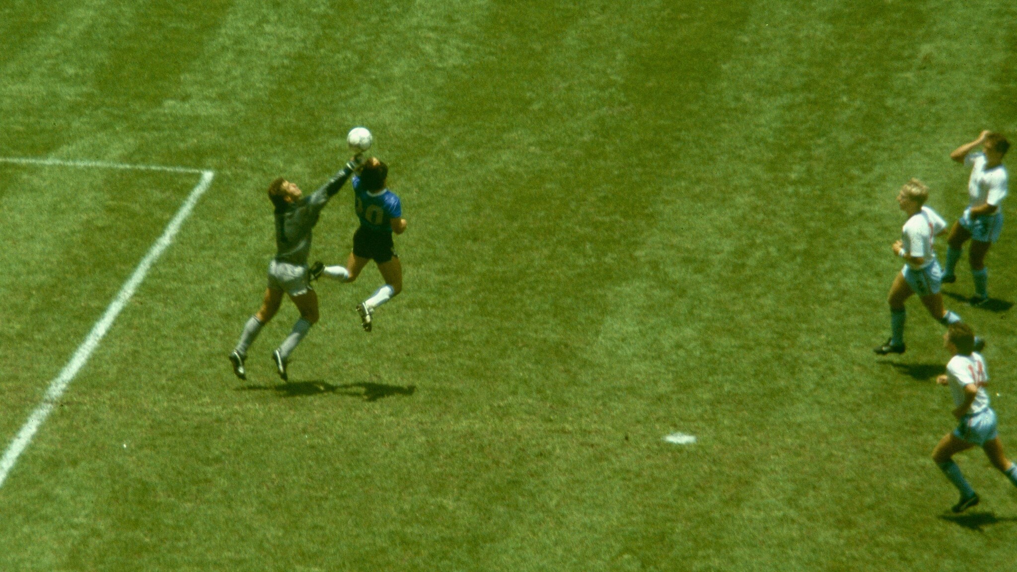 Sansom era in campo nella storica partita Argentina–Inghilterra del 1986.