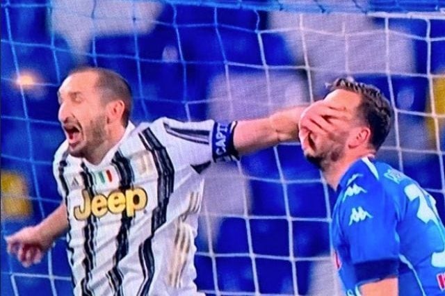 Perché La Polemica Di Pirlo Sul Rigore Di Chiellini In Napoli Juve è Perché La Polemica Di Pirlo Sul Rigore Di Chiellini In Napoli Juve è