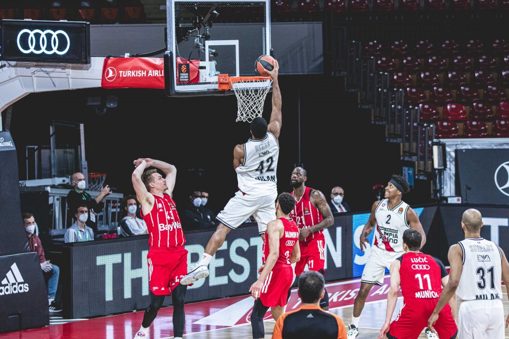 Kyle Hines (Euroleague Twitter)