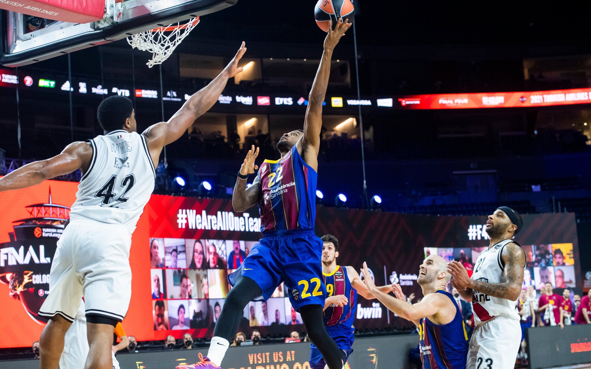 L’uomo della vittoria, Cory Higgins (foto Barcellona Twitter)