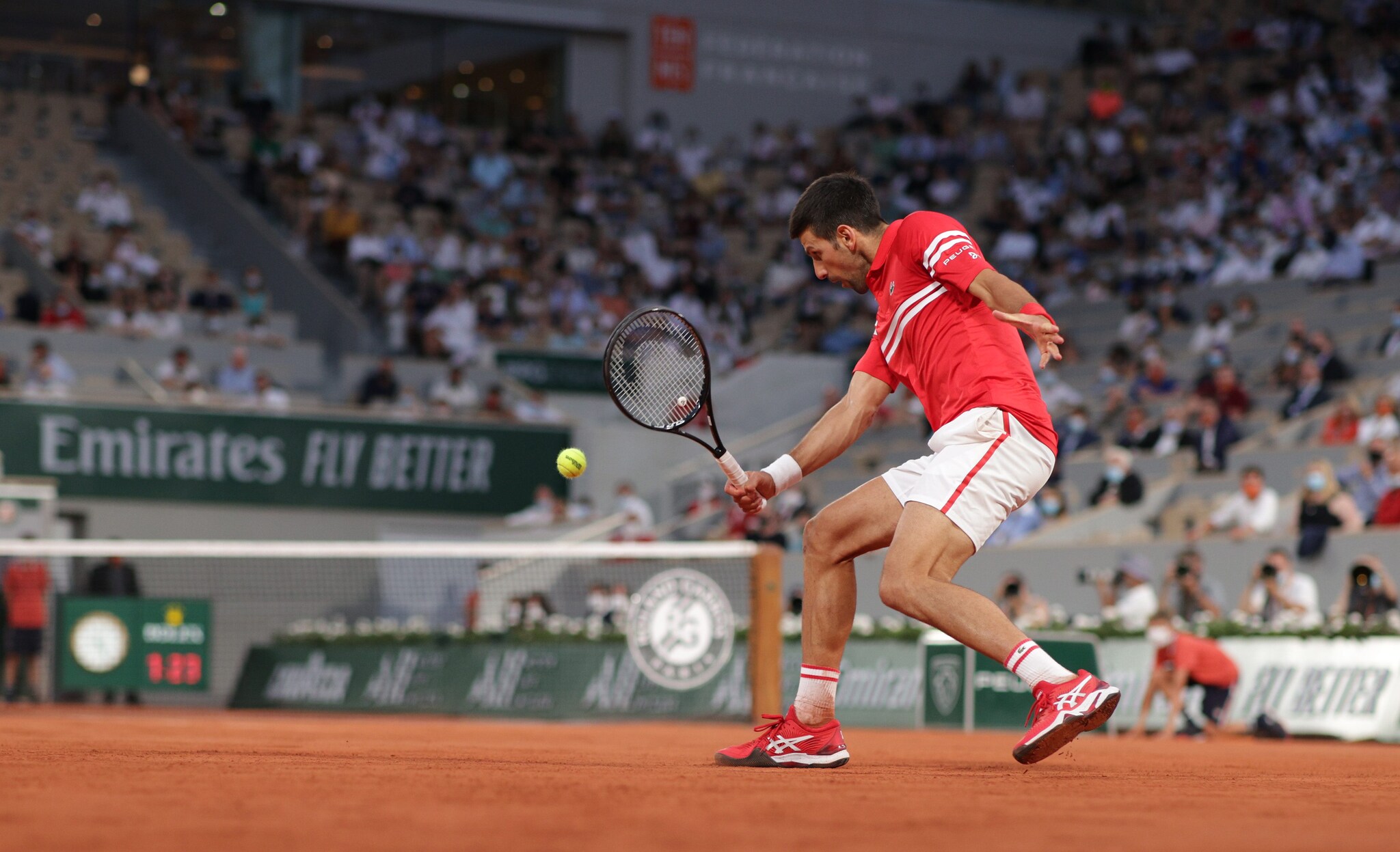Roland Garros oggi, Berrettini–Djokovic: equilibrio nel 3 set e nessuna palla break