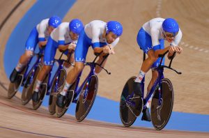 Inseguimento a squadra, Italia mostruosa: nuovo record del mondo