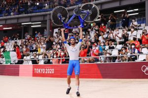 Il capolavoro senza senso di Filippo Ganna: per l'oro rimonta a 73 km/h!