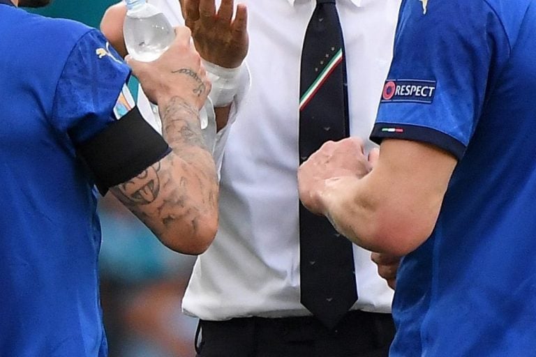 Perche La Juve Gioca Con Il Lutto Al Braccio