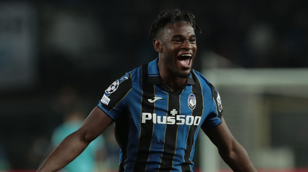 Duvan Zapata, bomber dell’Atalanta che punta alla qualificazione agli ottavi di Champions