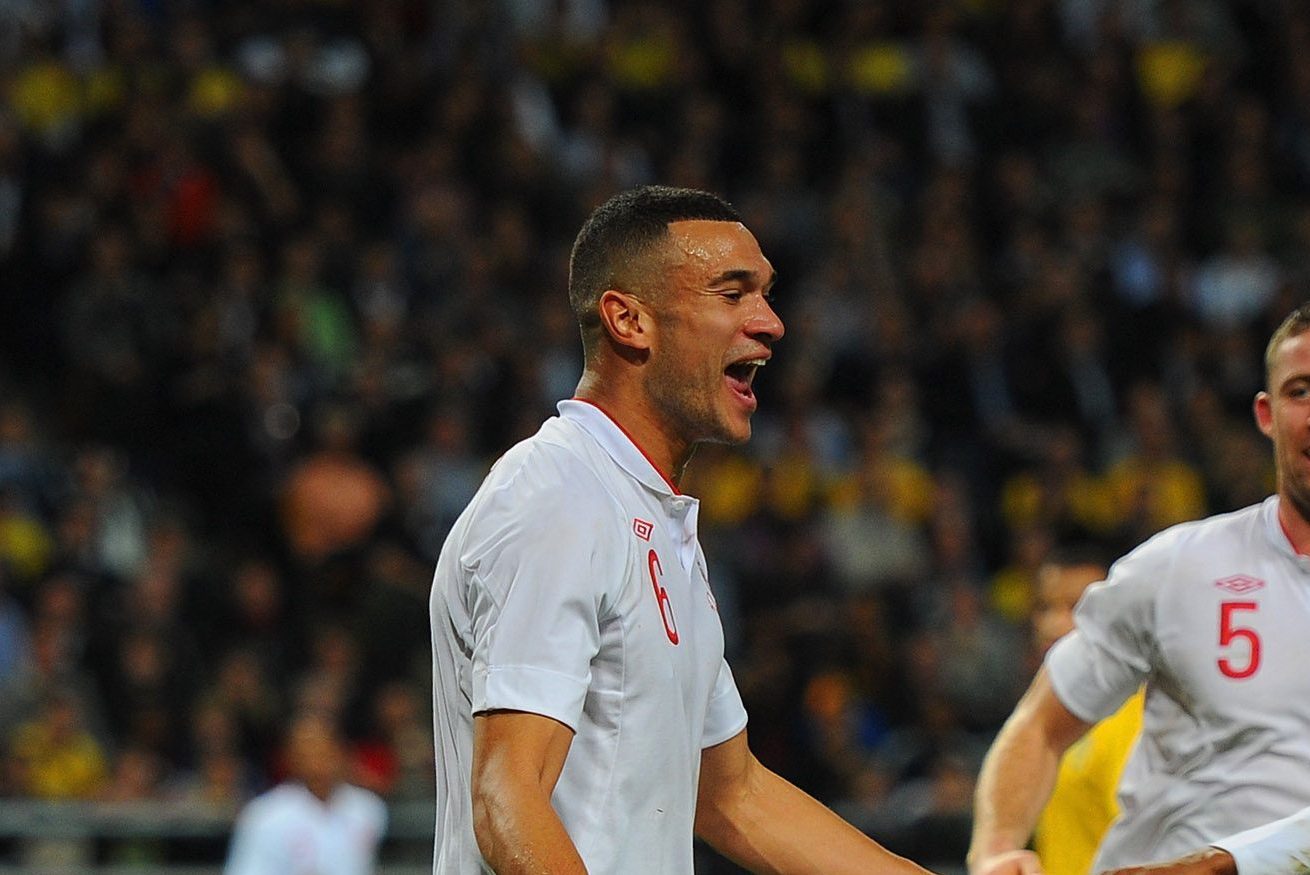 Ha giocato e segnato per l'Inghilterra, la FIFA autorizza Caulker a disputare la Coppa d'Africa Ha giocato e segnato per l'Inghilterra, la FIFA autorizza Caulker a disputare la Coppa d'Africa