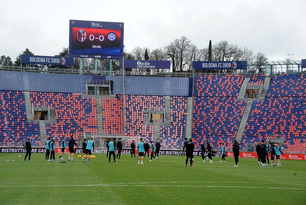 Il Bologna contesta la scelta della Lega Serie A di far giocare martedì la partita con il Cagliari, inizialmente sospesa a causa del focolaio Covid scoppiato nella squadra emiliana.