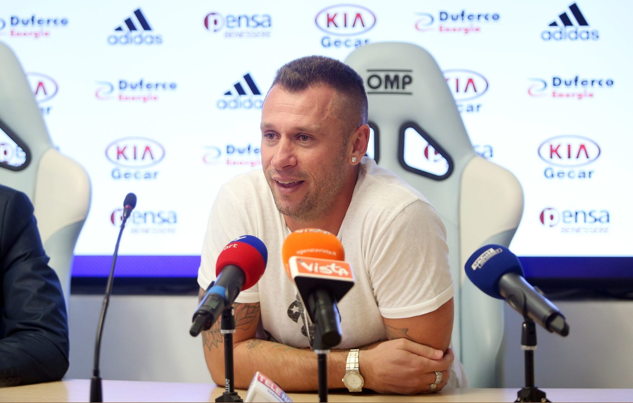 Antonio Cassano, ex calciatore della Samp e della Nazionale, è positivo al Covid e ricoverato in ospedale.