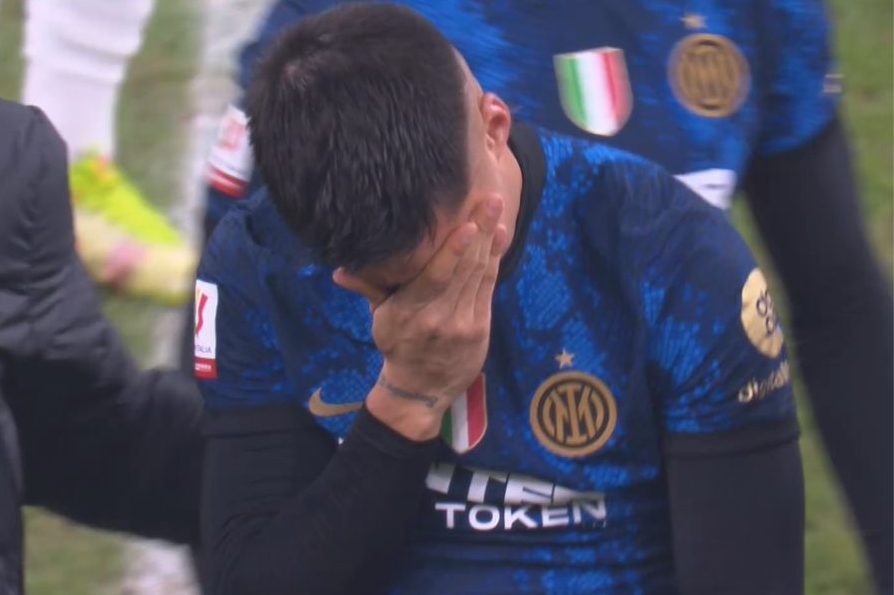 Il pianto di Correa: l’argentino dell’Inter esce dopo 4 minuti dal match di Coppa Italia con l’Empoli per un risentimento muscolare alla coscia sinistra