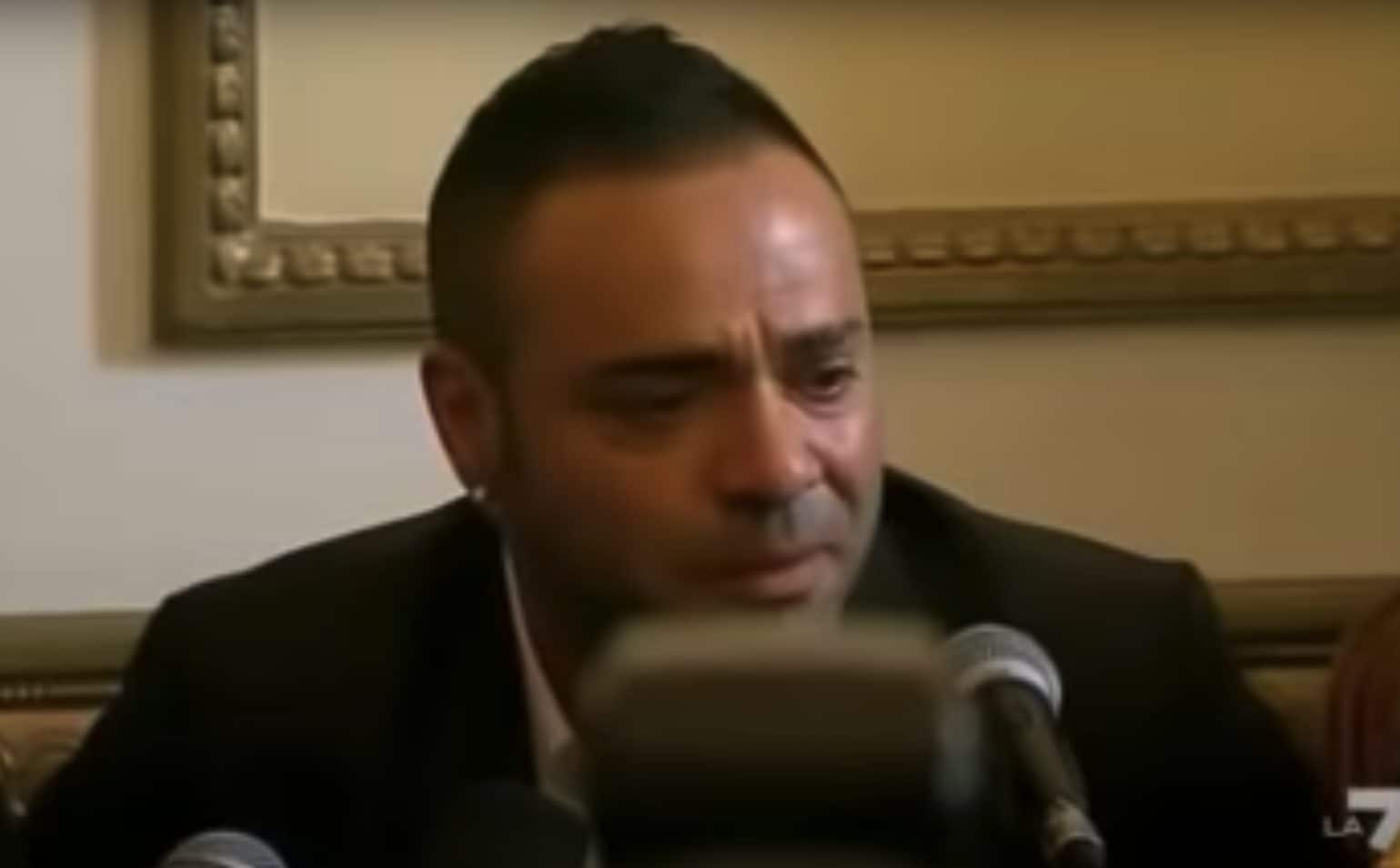 Miccoli in lacrime in conferenza stampa.