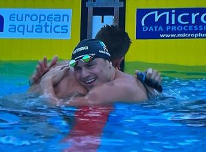 Martinenghi oro e Poggio argento, doppietta eccezionale nei 100 rana