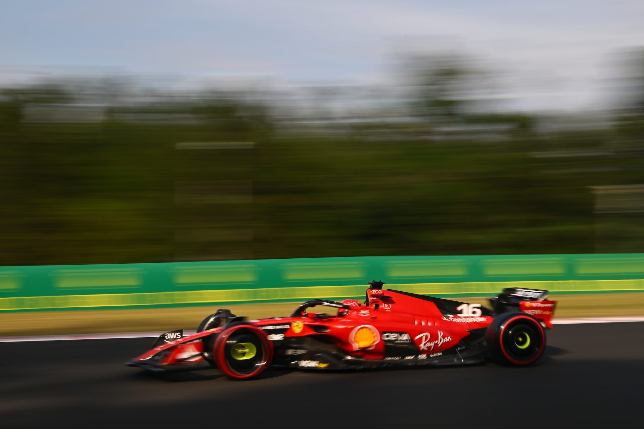 La Ferrari Batte Un Colpo Nelle Prove Libere In Ungheria Leclerc Il 