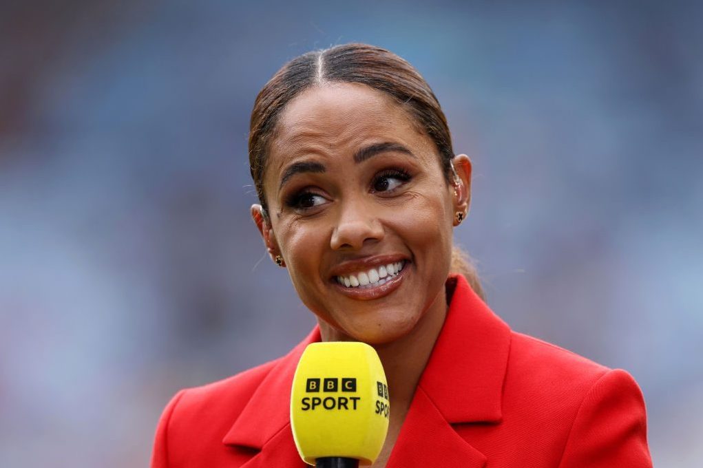 Alex Scott, altro volto molto noto sui campi inglesi.
