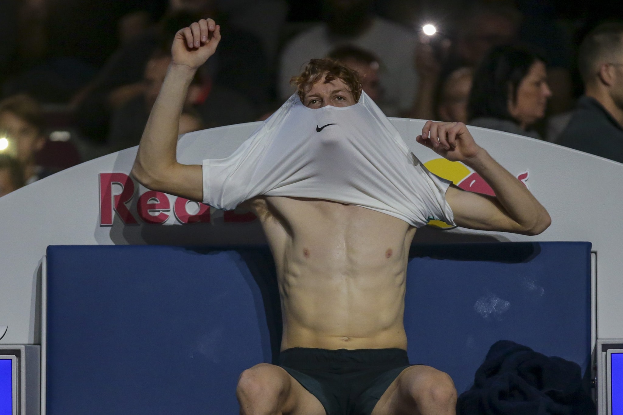 Il caso Sinner a Parigi scatena un terremoto, tutti con Jannik: s