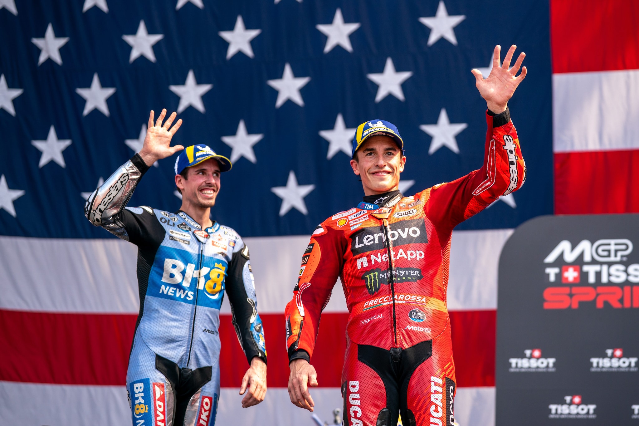 Alex e Marc Marquez sul podio.