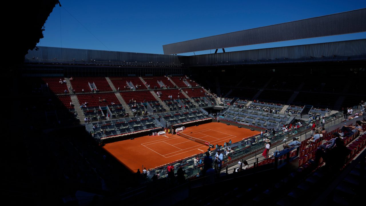 I tennisti in difficoltà a Madrid per il blackout: "Niente docce, salviette. Telefonini come torce"