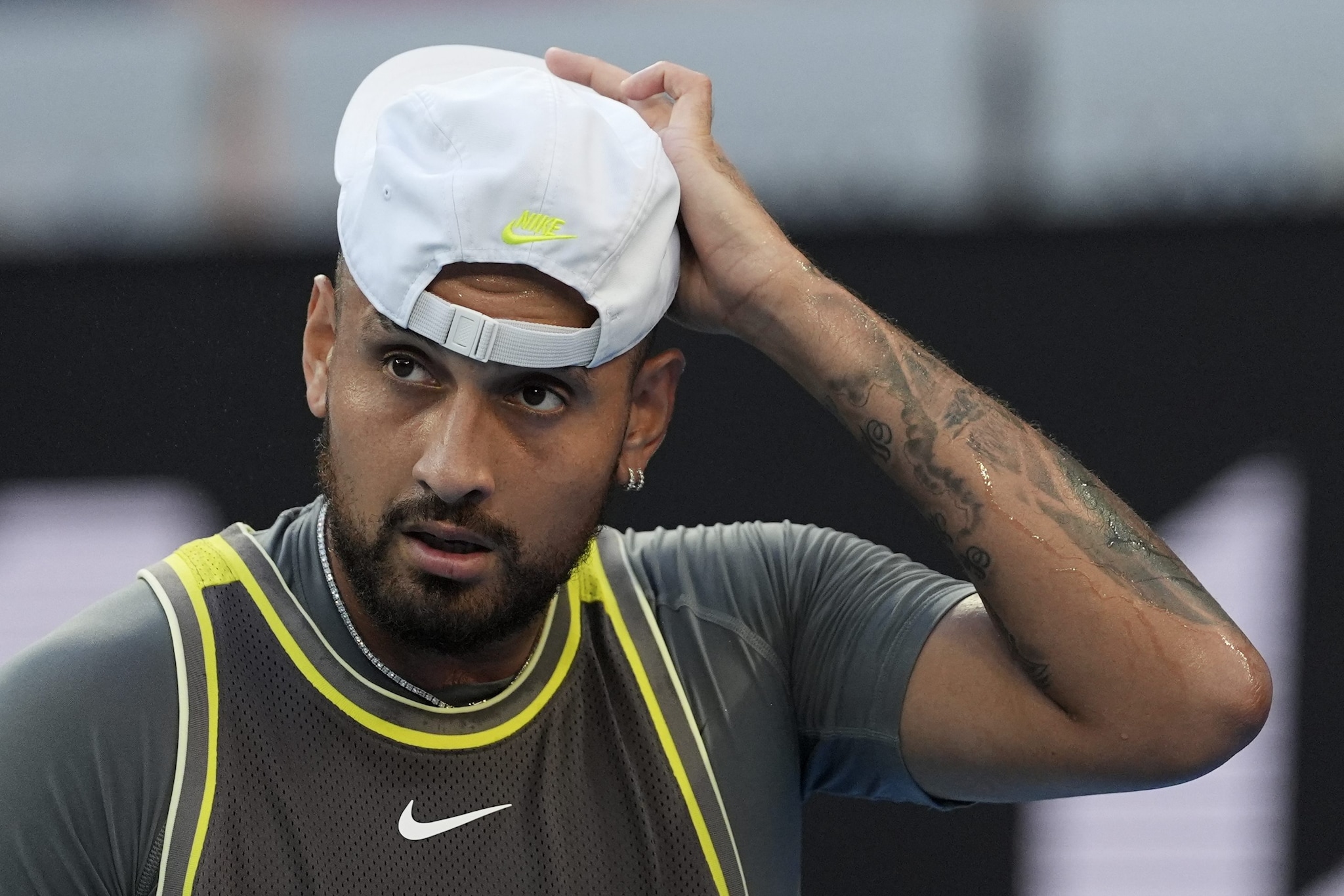 Kyrgios punge la BBC che lo ha escluso da Wimbledon: "Ho battuto i migliori. Non piaccio? Hai problemi"