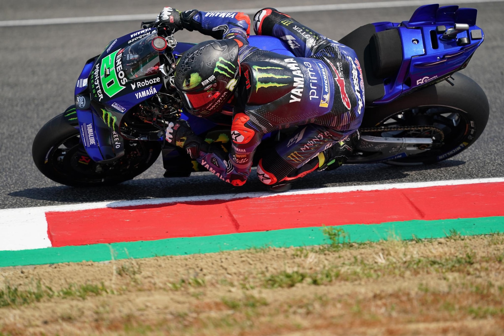 MotoGP, Marc Marquez vince il GP Olanda a Assen: Bezzecchi 2° davanti a Bagnaia, classifica e ordine di arrivo