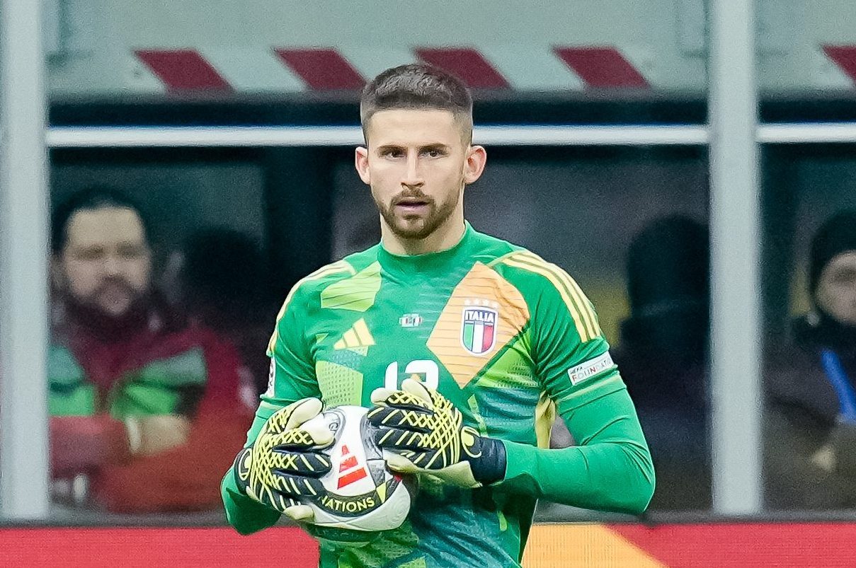 Vicario con la maglia dell’Italia.