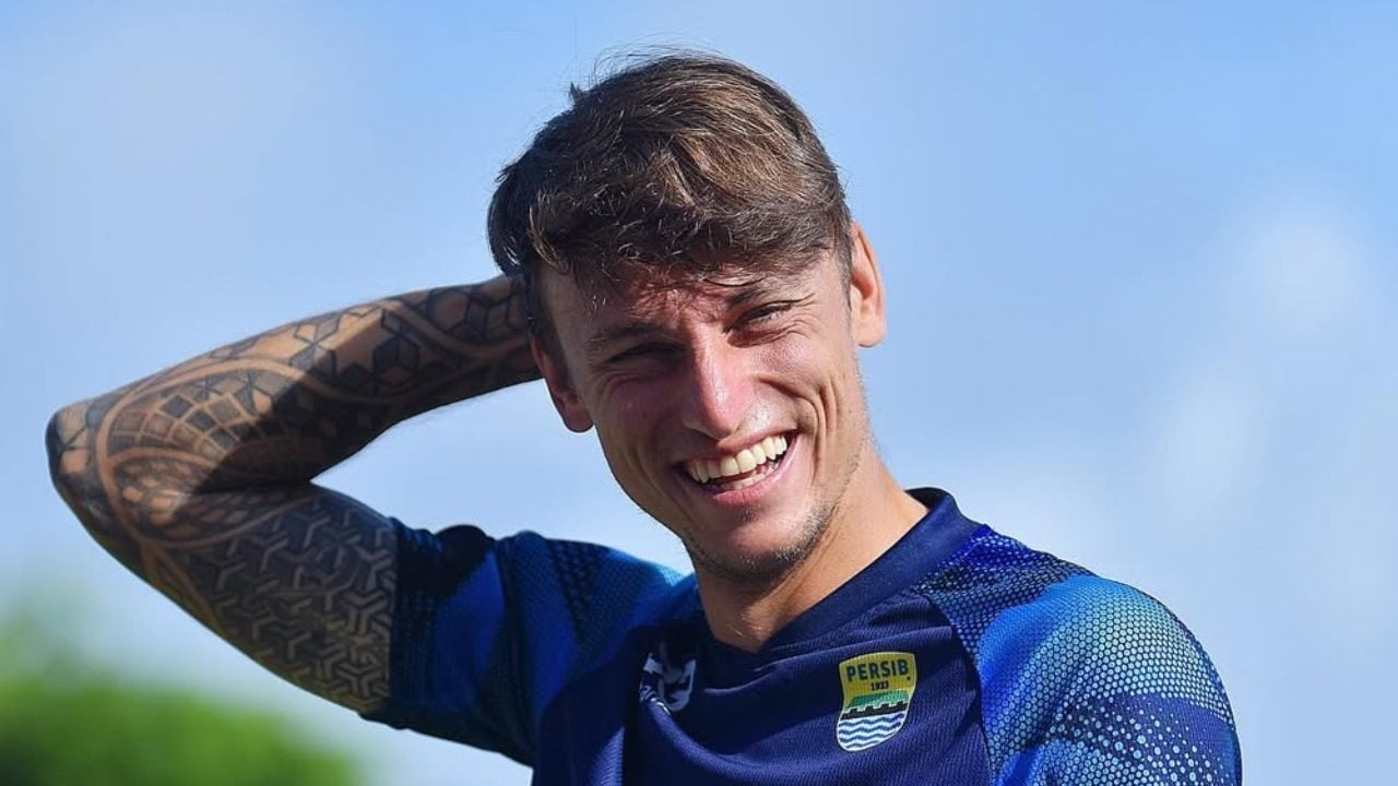 Stefano Beltrame svela il suo stipendio in Indonesia: "Ma lì la vita non costa nulla"