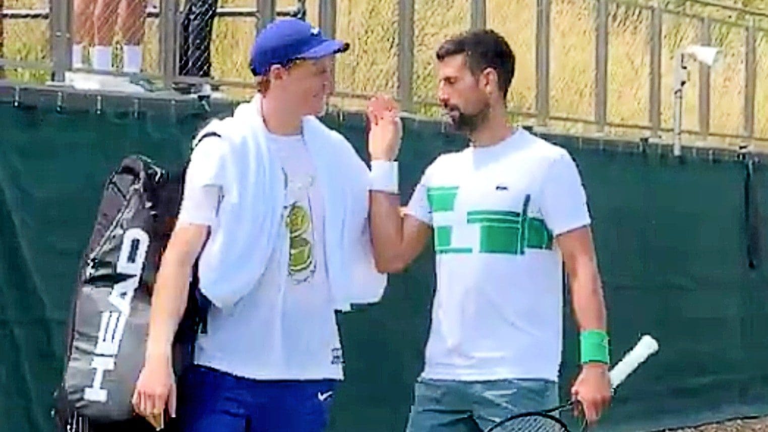Djokovic appena vede Sinner a Wimbledon: "Peccato, però bravo". Cosa si sono detti