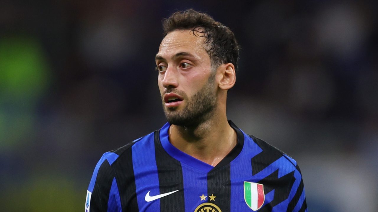 L'Inter perde Calhanoglu per infortunio al Mondiale per Club: cos'è successo al centrocampista
