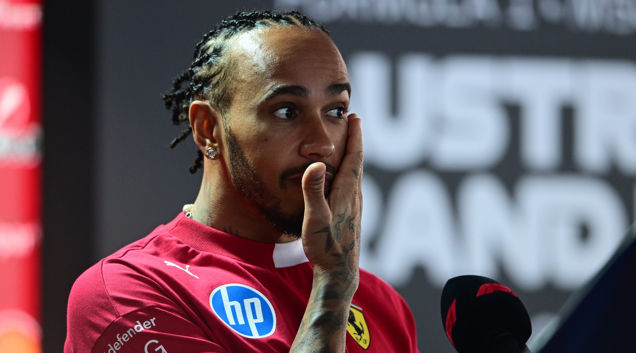 Hamilton dice una frase inquietante sulla Ferrari: "Un giorno saprete cosa ci ha ostacolato"