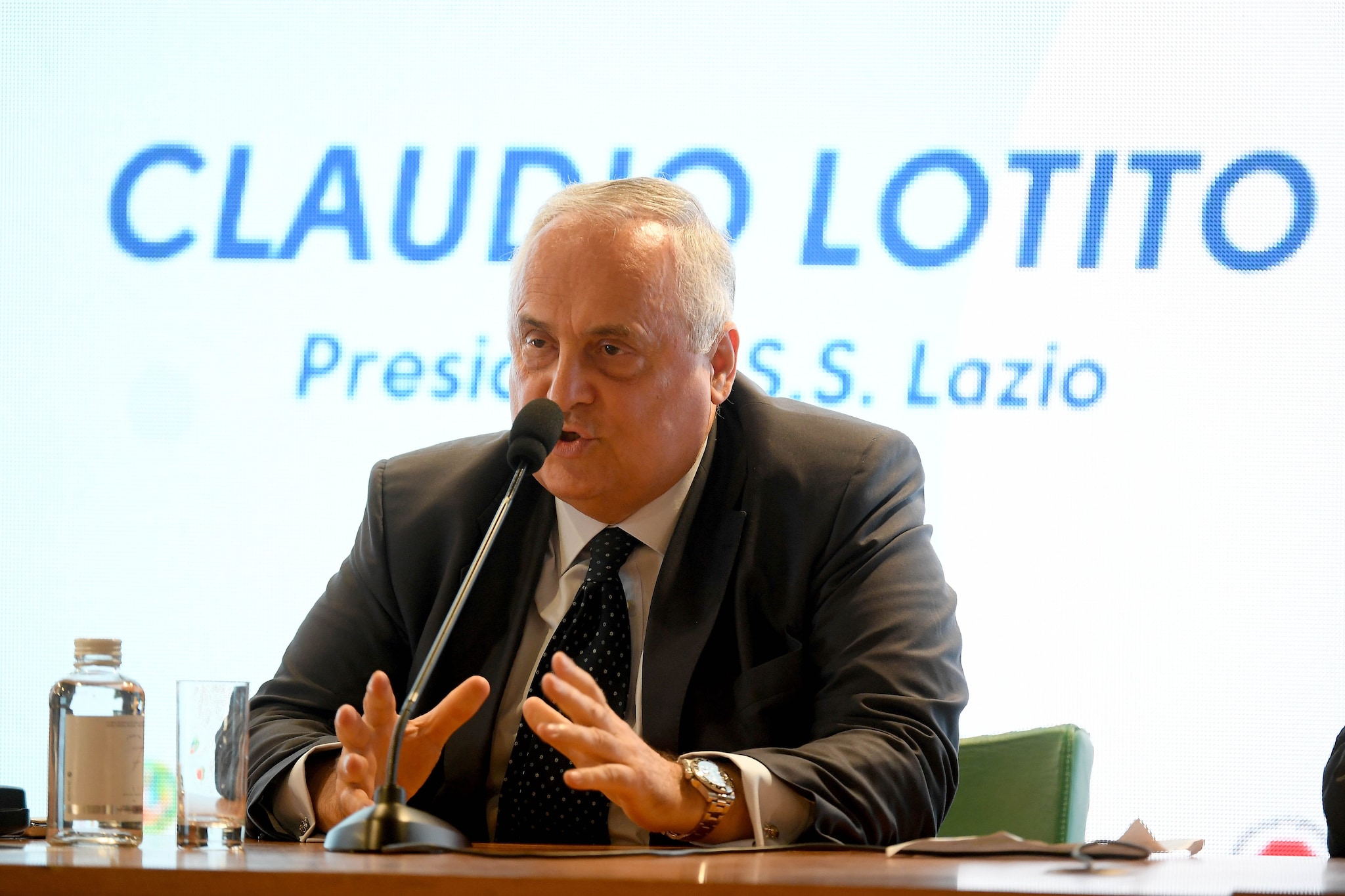 Perché la Lazio ha il calciomercato bloccato in entrata e cosa deve fare per risolvere