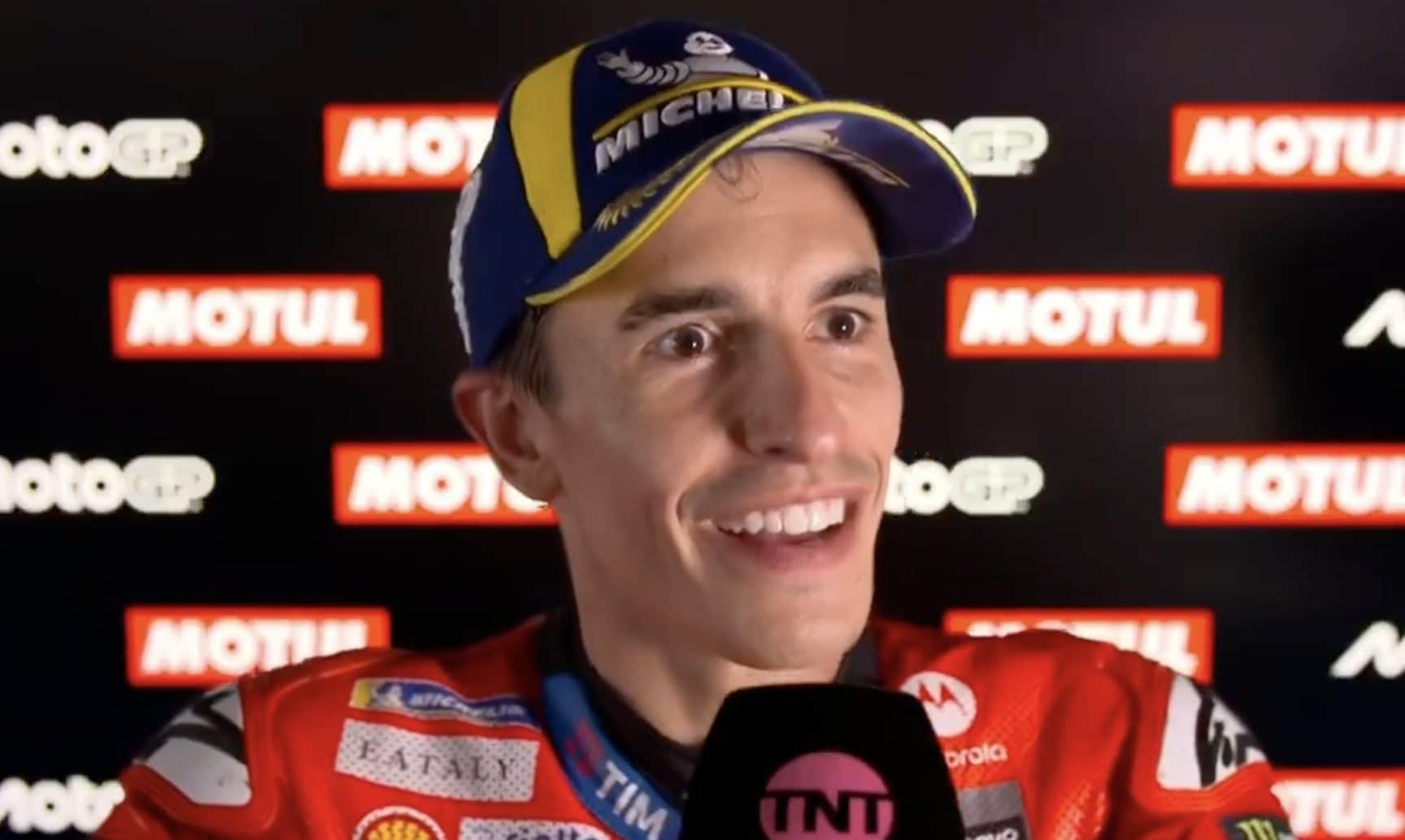 Marquez stuzzicato in TV sull'infortunio alle parte intime: "Mamma non sa se la farai nonna"