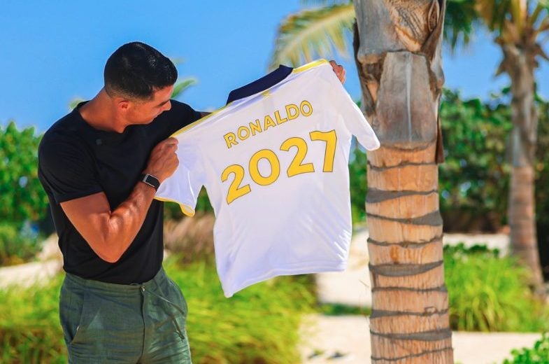 Cristiano Ronaldo nel nuovo contratto ha 16 persone pagate dall’Al Nassr: lavoreranno a casa sua